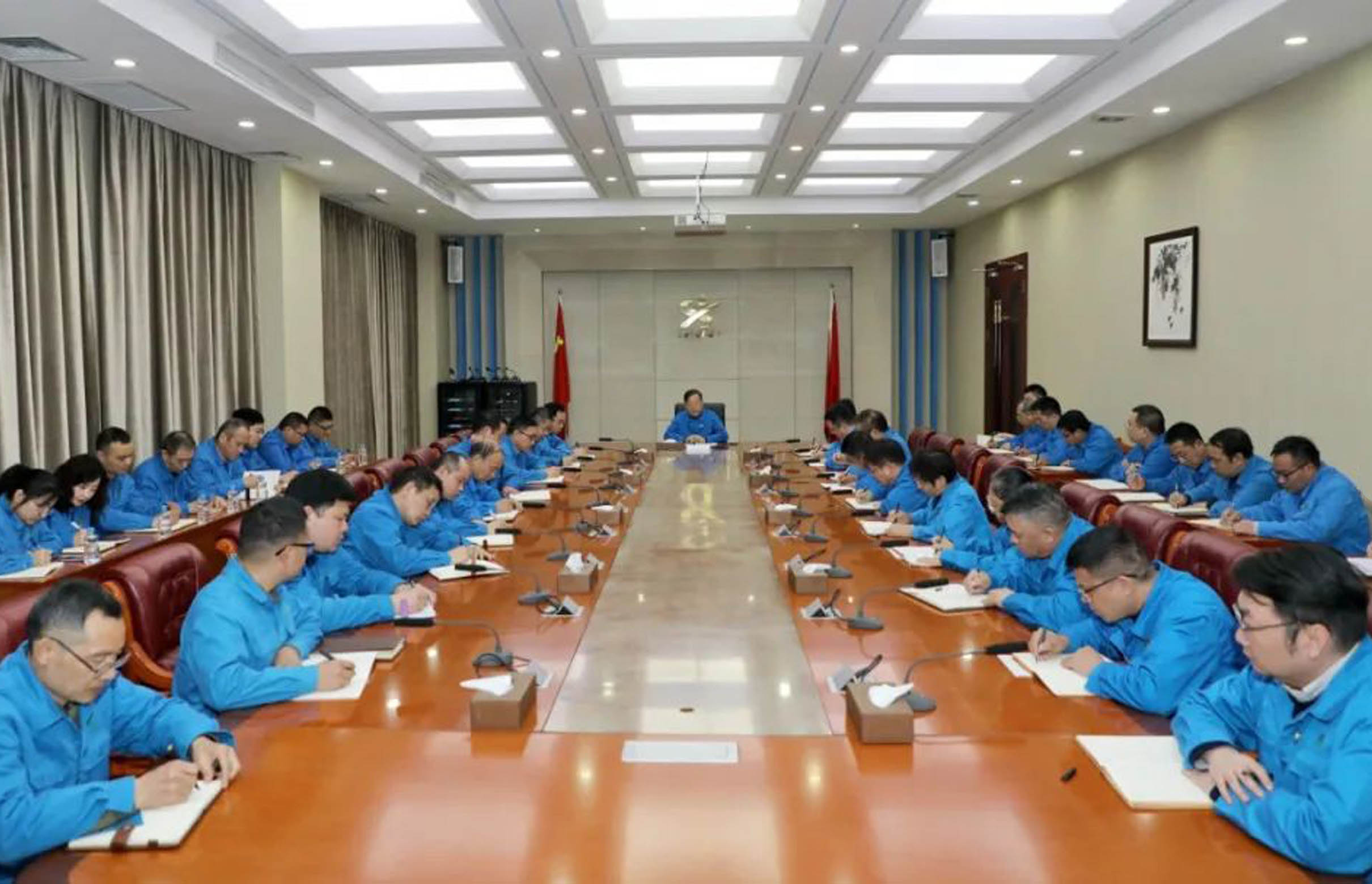 學(xué)習(xí)民營企業(yè)座談會精神——森源集團(tuán)：發(fā)揮裝備能力強(qiáng)、制造能力強(qiáng)、創(chuàng)新能力強(qiáng)的優(yōu)勢，堅(jiān)守主業(yè)、做強(qiáng)實(shí)業(yè)。